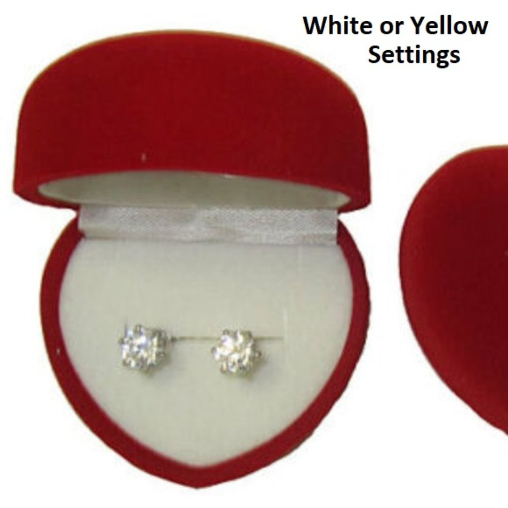 Stud earring simulated diamond heart boxed NWT - Picture 1 of 4